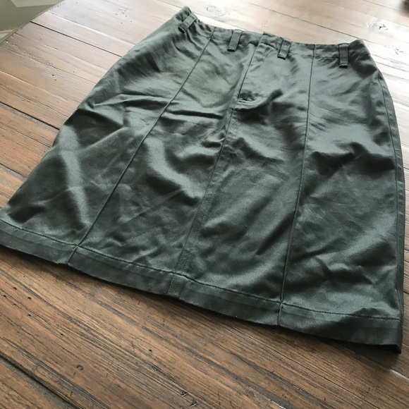 Banana Republic size 2 dark green skirt - Picture 5 of 8